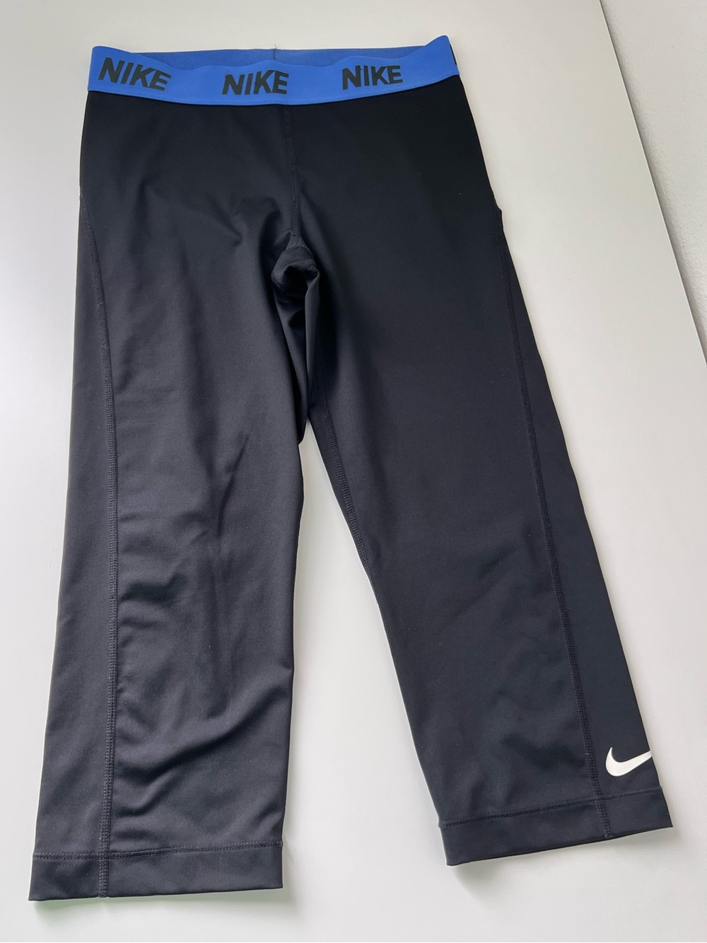 Nike Dri Fit Women's Capri Leggings‎ Black Blue Logo Athletic M Waistband